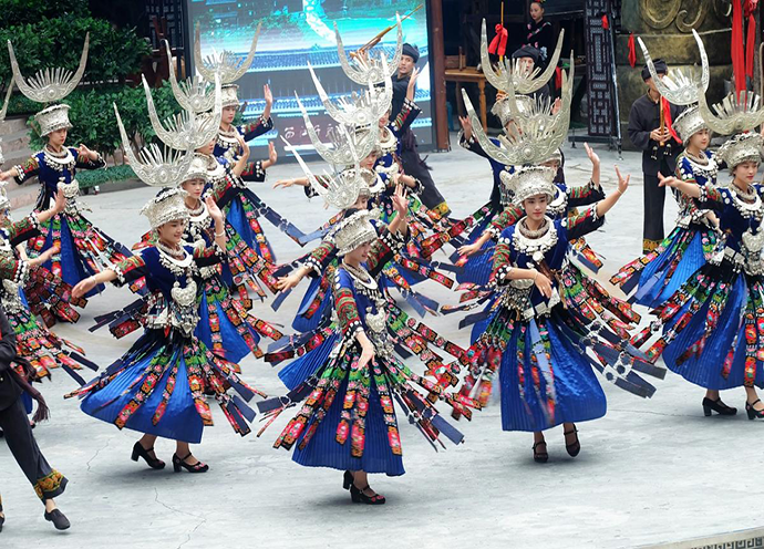 Tour Thiên Hộ Miêu Trại - Trấn Viễn Thành Cổ 4N3Đ